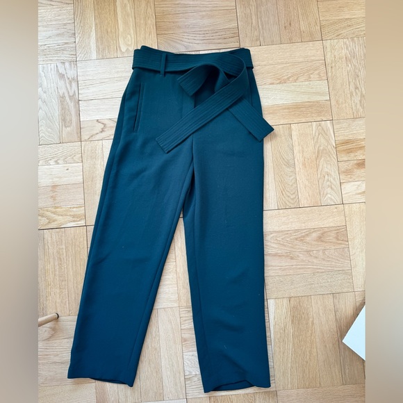 Aritzia Tie-Front Pant with belt -Hunter Green perfect condition size 00 (short) - Picture 9 of 9